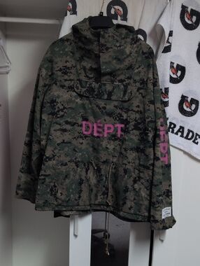 GALLERY DEPT Camo Anorak Pullover with Pink DEPT Logo